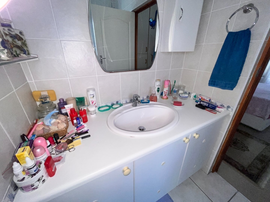 3 Bedroom Property for Sale in Wavecrest Eastern Cape